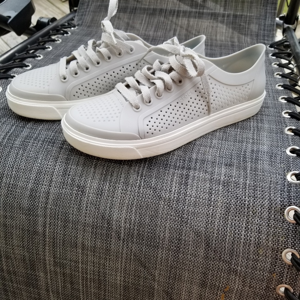 Tennis shoes Crocs